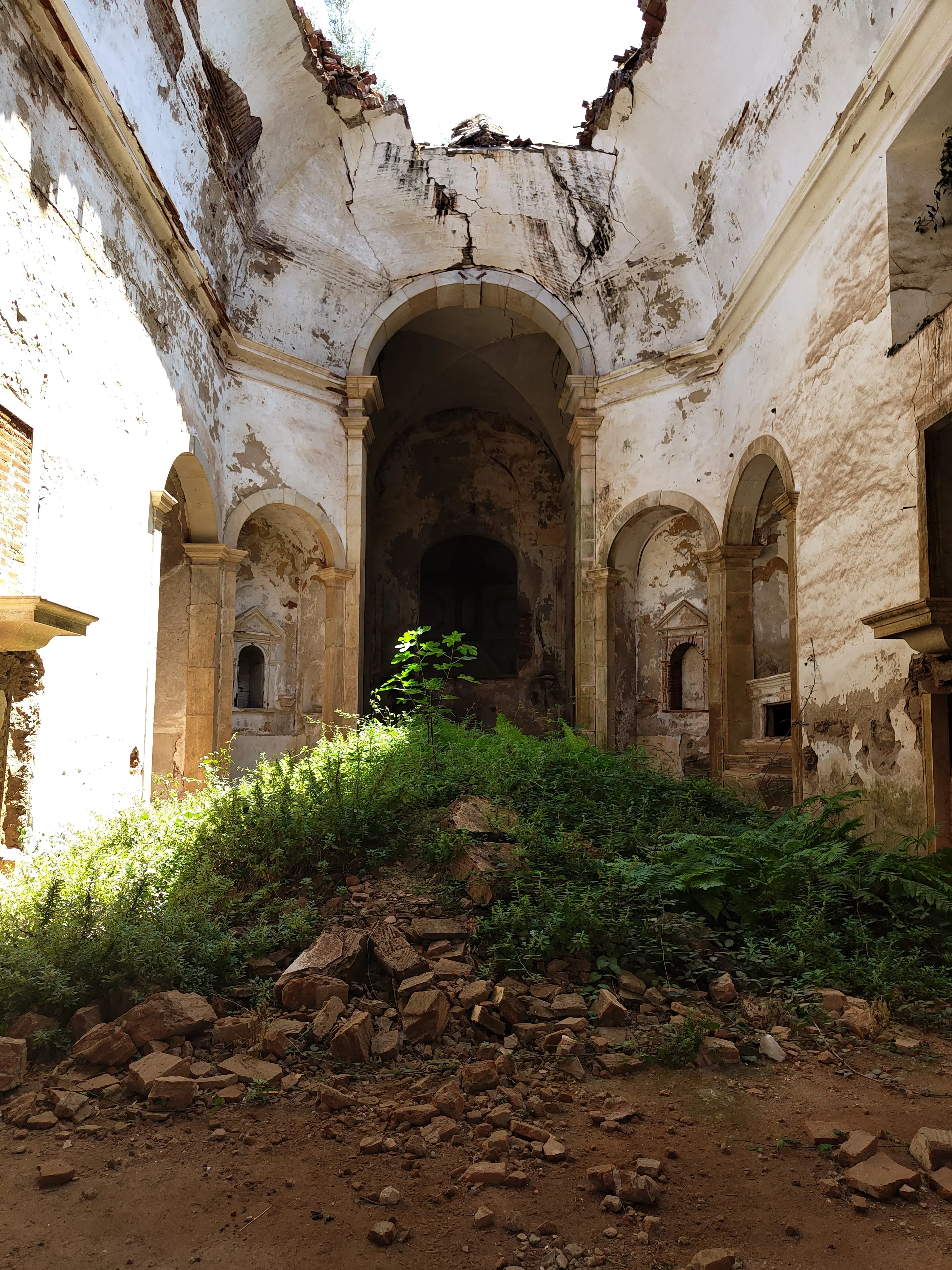 Altar en ruinas