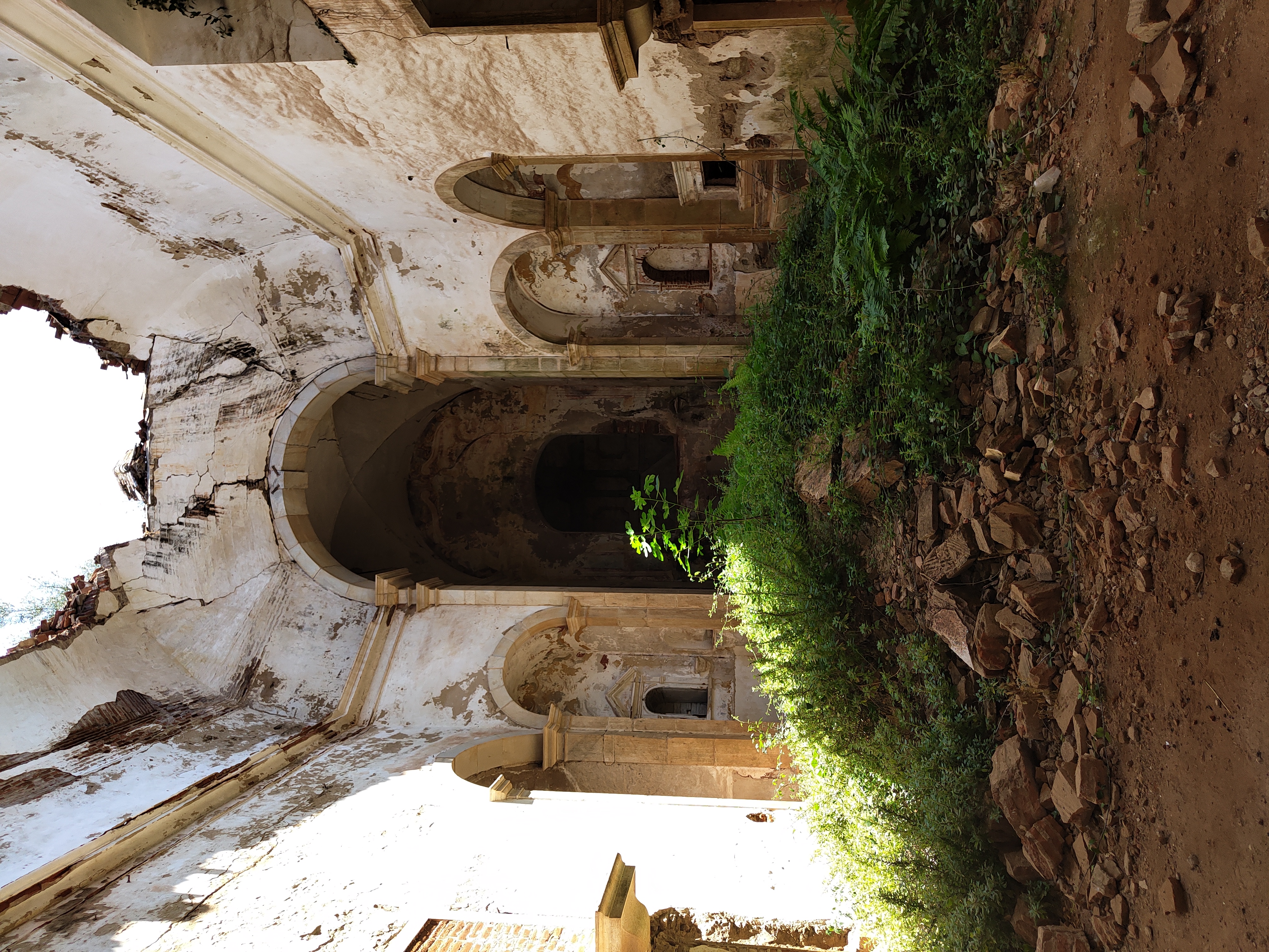 Altar en ruinas