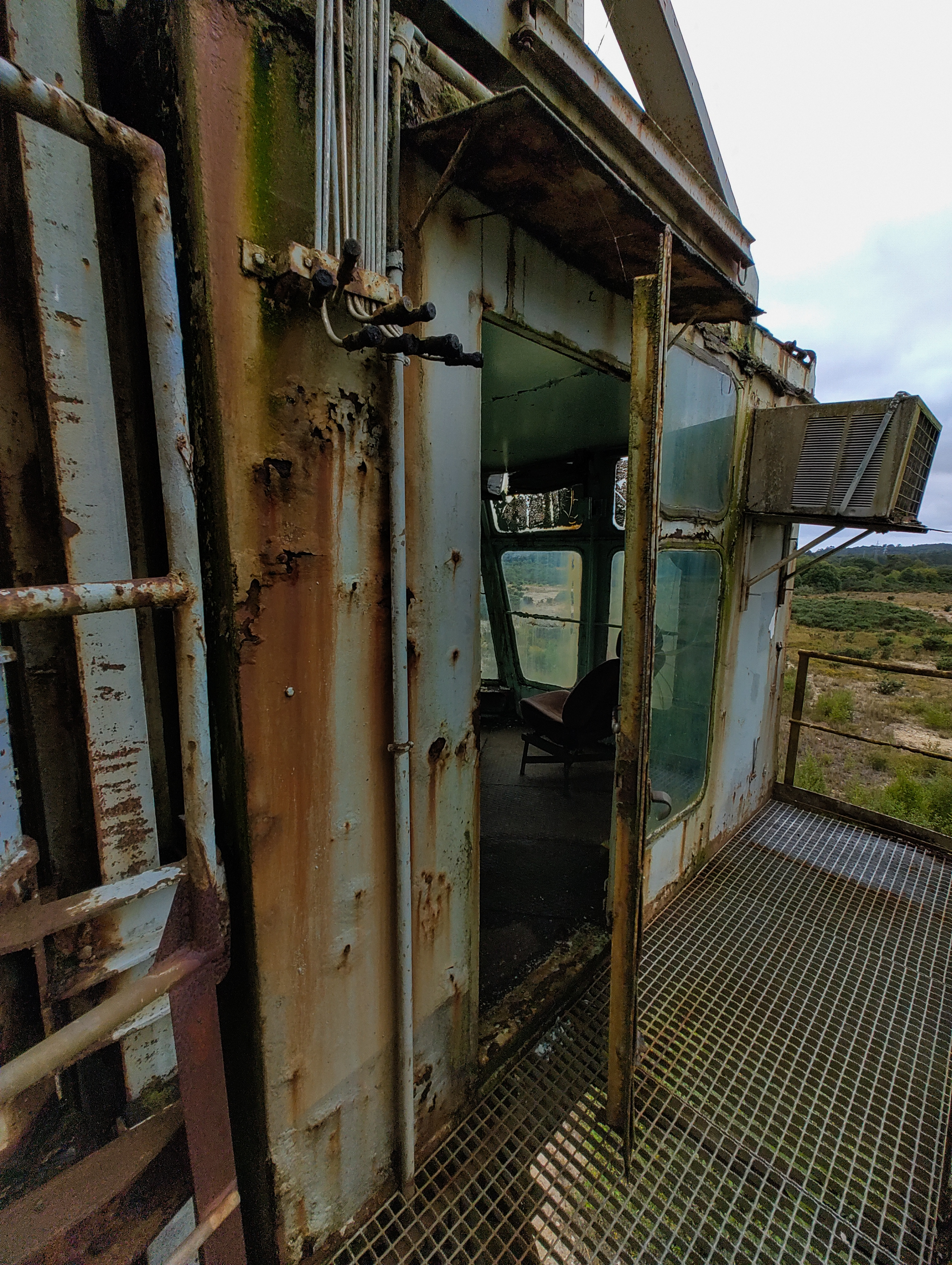 Cabina principal oxidada